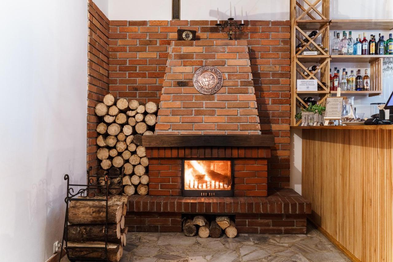 Zloty Jelen - Restauracja I Dom Goscinny Potok Zloty Bagian luar foto